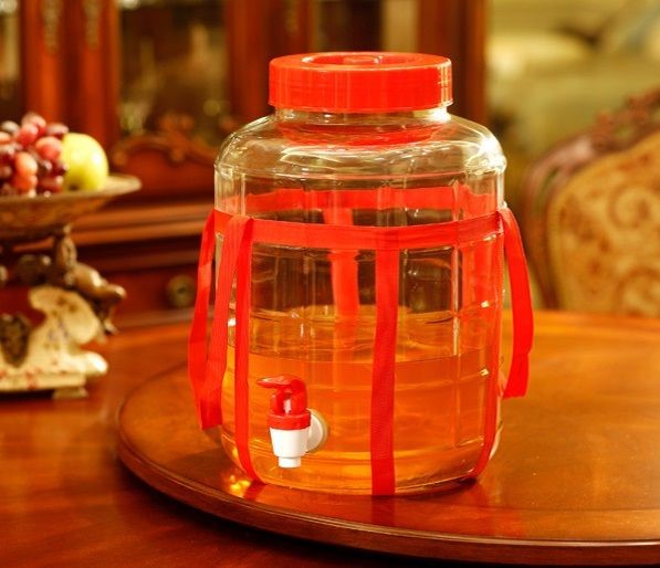 Банка с гидрозатвором