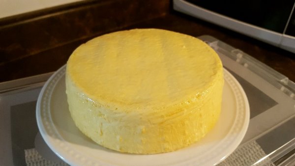 На фото – сыр в латексном покрытии