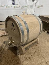 УЦЕНКА Дубовая бочка «Казбек» 10 л с краном (кавказский дуб)