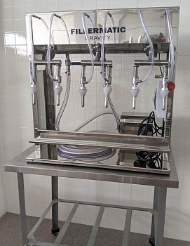фото Полуавтомат для розлива жидкостей по уровню Fillermatic Gravity (на 6 головок) (2)