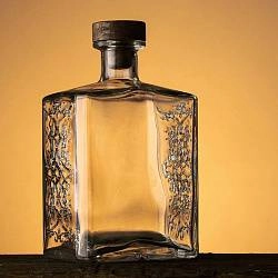 Бутылка «КВАДРО» с эмбоссингом 0.5 л.